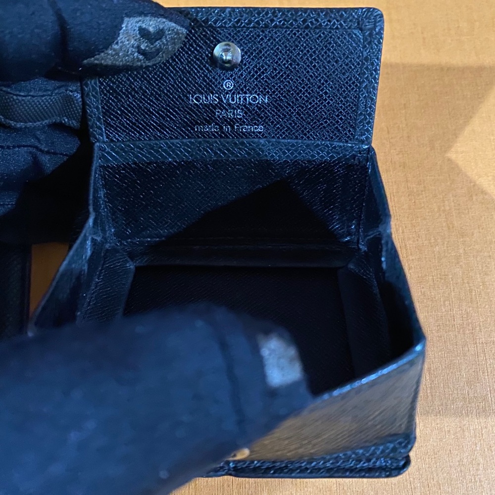 🛑SOLD🛑♠️♣️🖤Authentic Louis Vuitton Taiga Bundle Cases - Picture 10 of 14